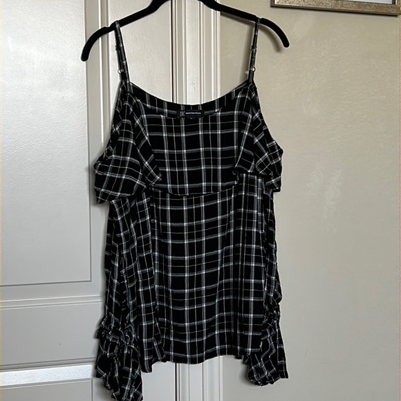 INC international concepts off shoulder top - Picture 2 of 6